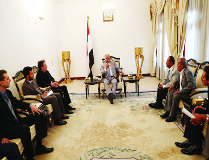 الرئيس لدى استقباله وفد شركة ريز العالمية أمس